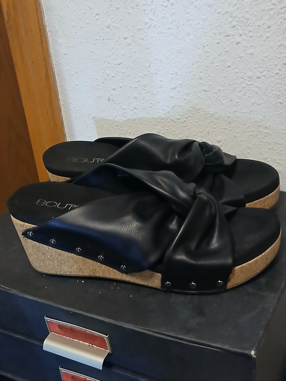 Boutique by Corkys Black Cheerful Knot Cork Wedge Slide Sandals Size 9